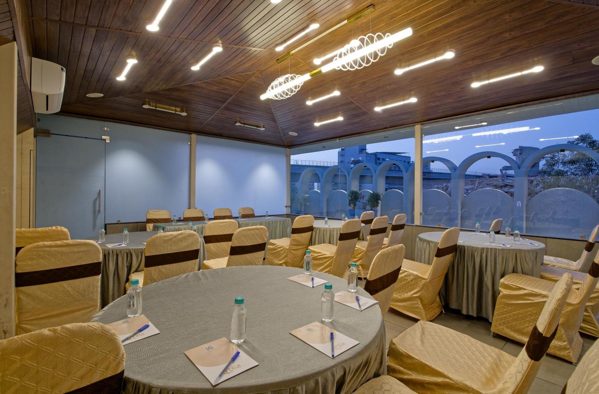 Exora Inn Ahmedabad Exterior foto