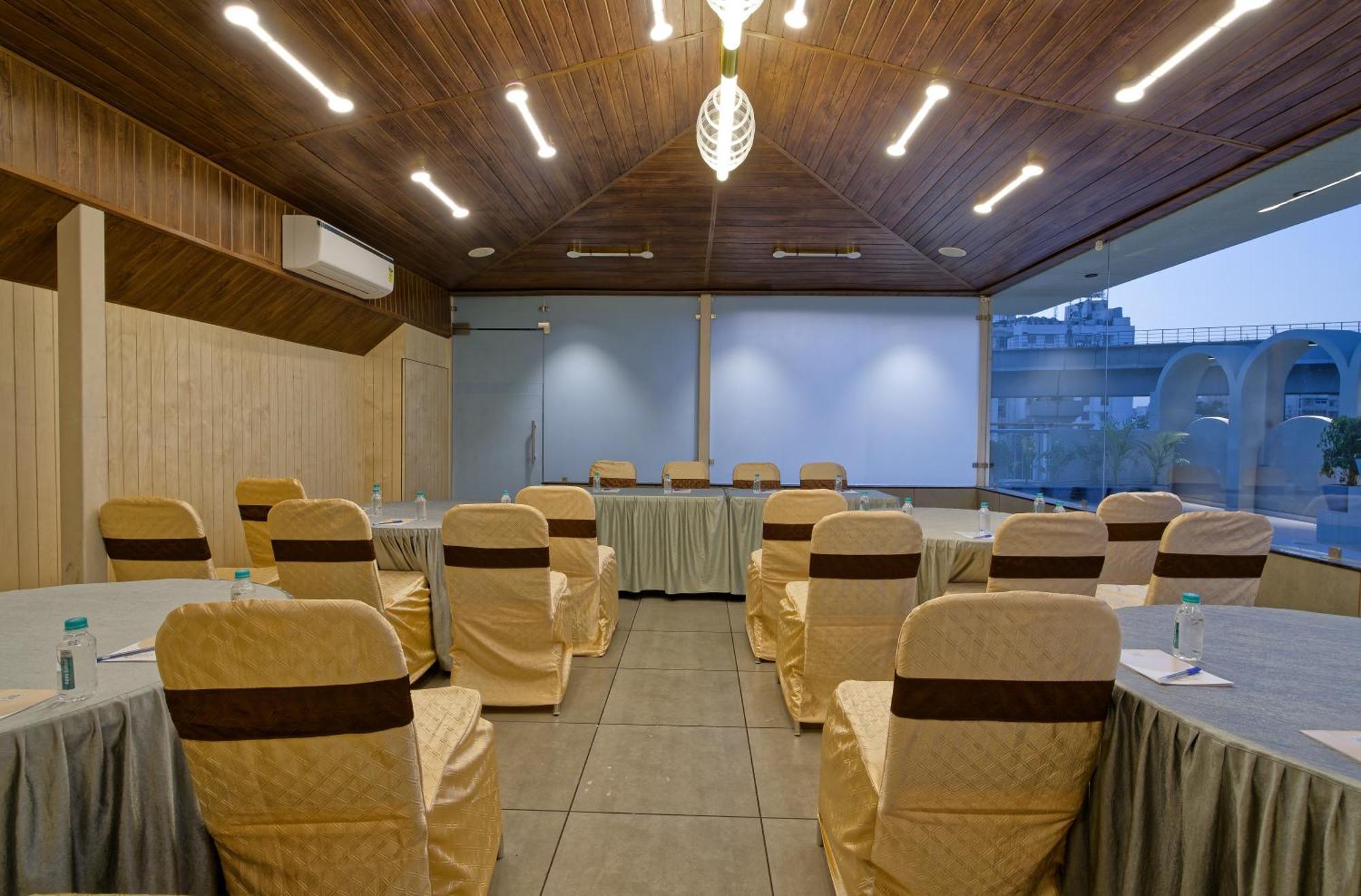 Exora Inn Ahmedabad Exterior foto