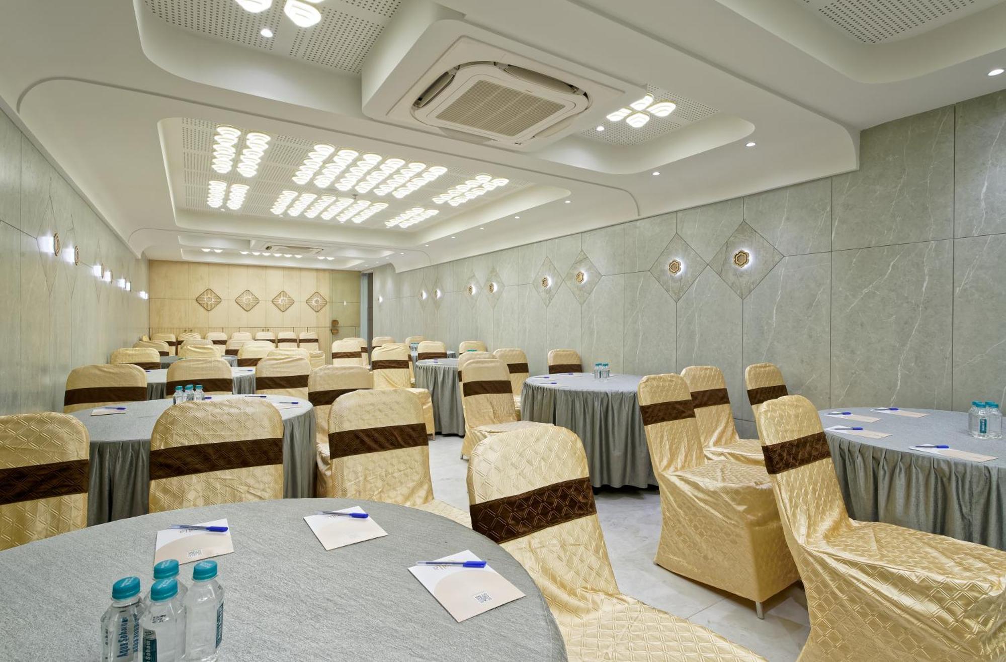 Exora Inn Ahmedabad Exterior foto