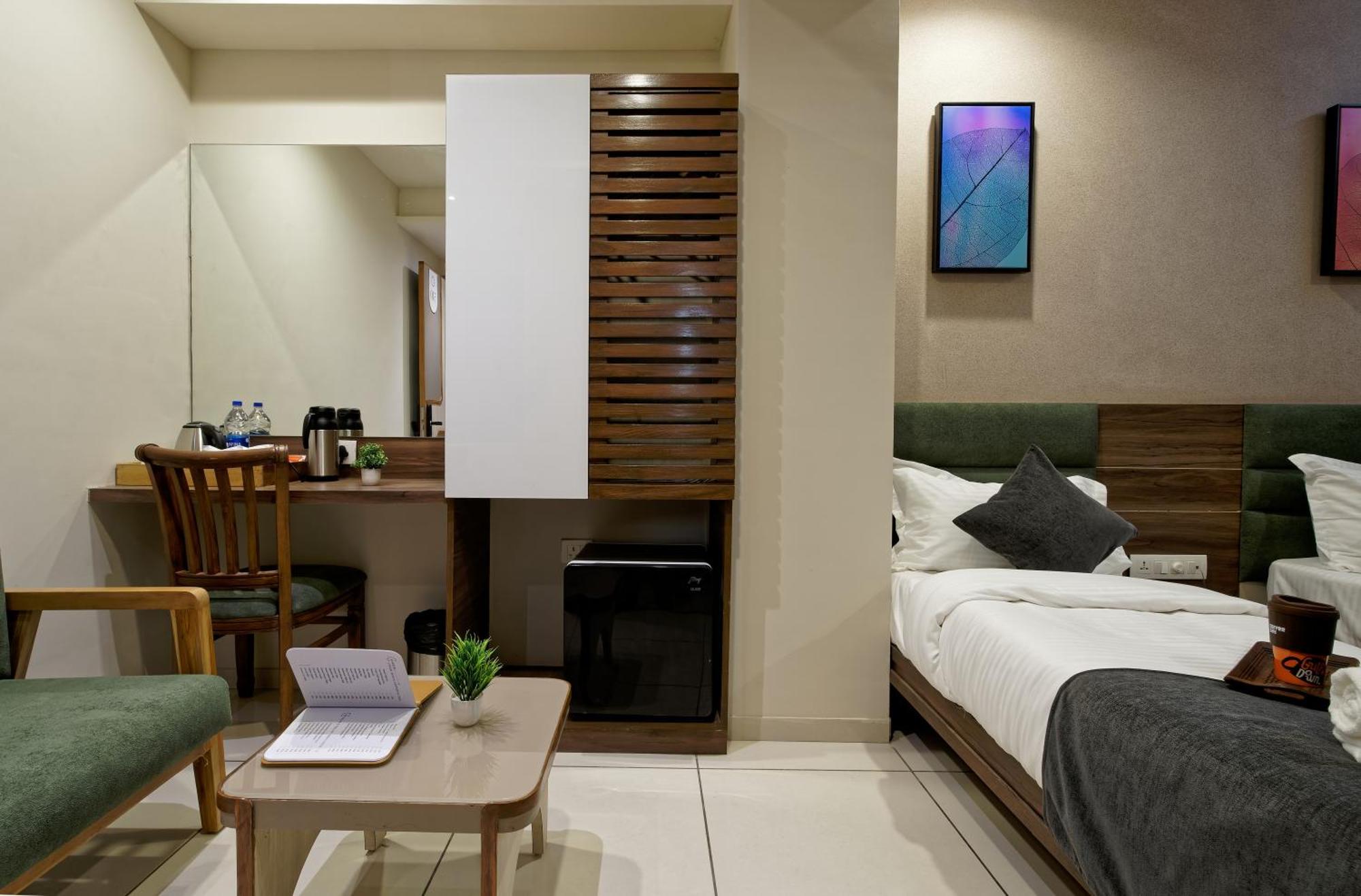 Exora Inn Ahmedabad Exterior foto